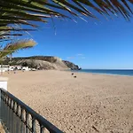 Апартаменты Beachfront Da By Blue Diamond 23b
